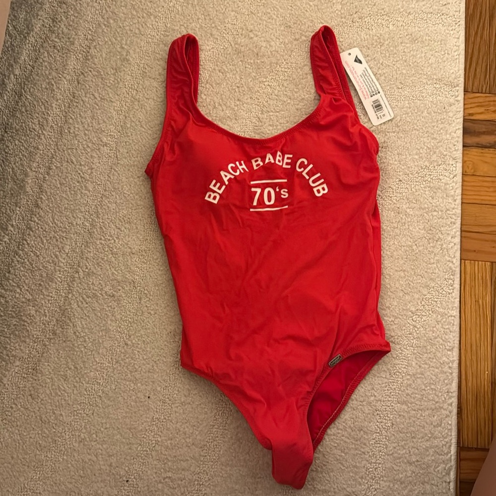 One-piece bathing suit